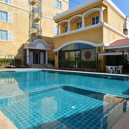 Oyo 109 Ozone Prime Pattaya Hotel Kültér fotó