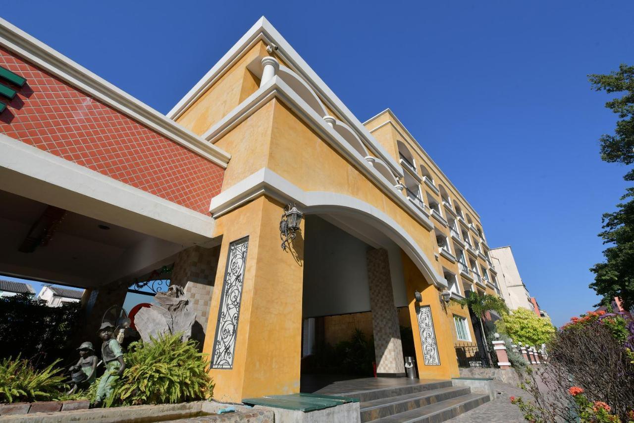 Oyo 109 Ozone Prime Pattaya Hotel Kültér fotó